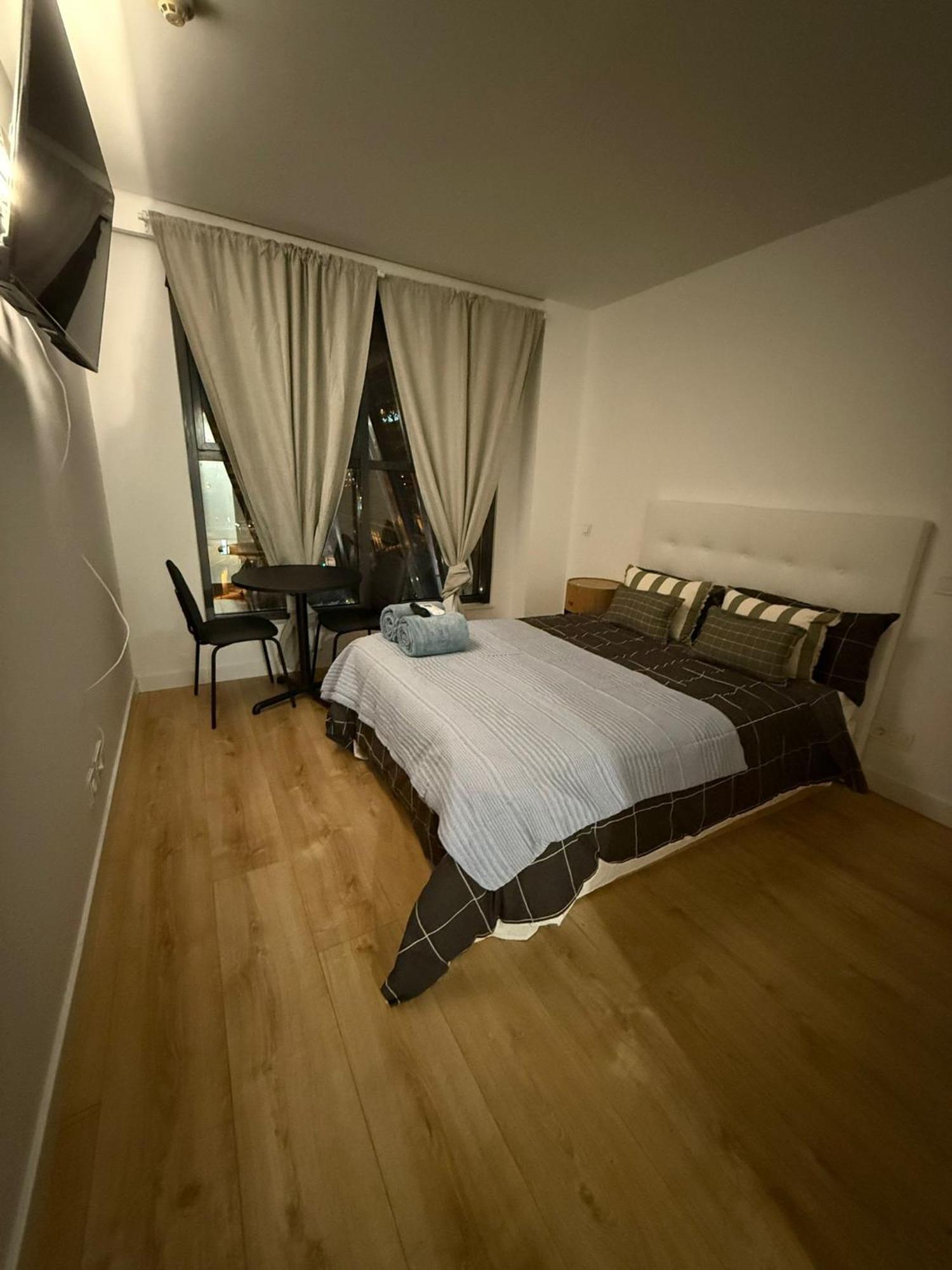 To Room Madrid Castellana 外观 照片